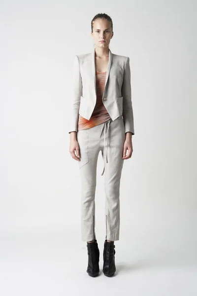 Look 16